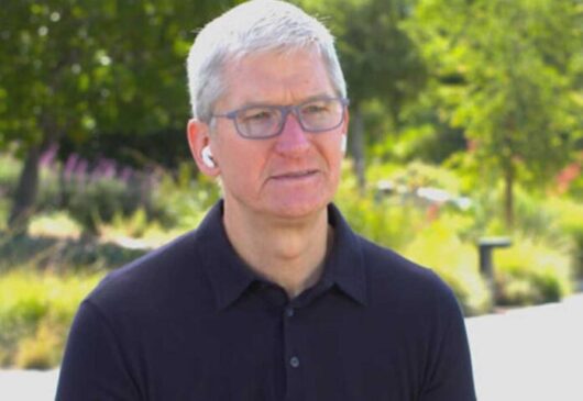 Tim Cook annuncio Apple